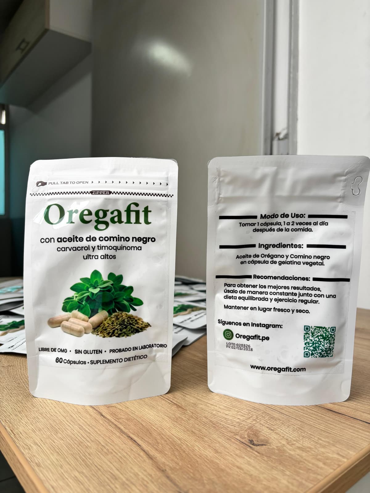 OregaFit - Frente y reverso del empaque con ingredientes y modo de uso